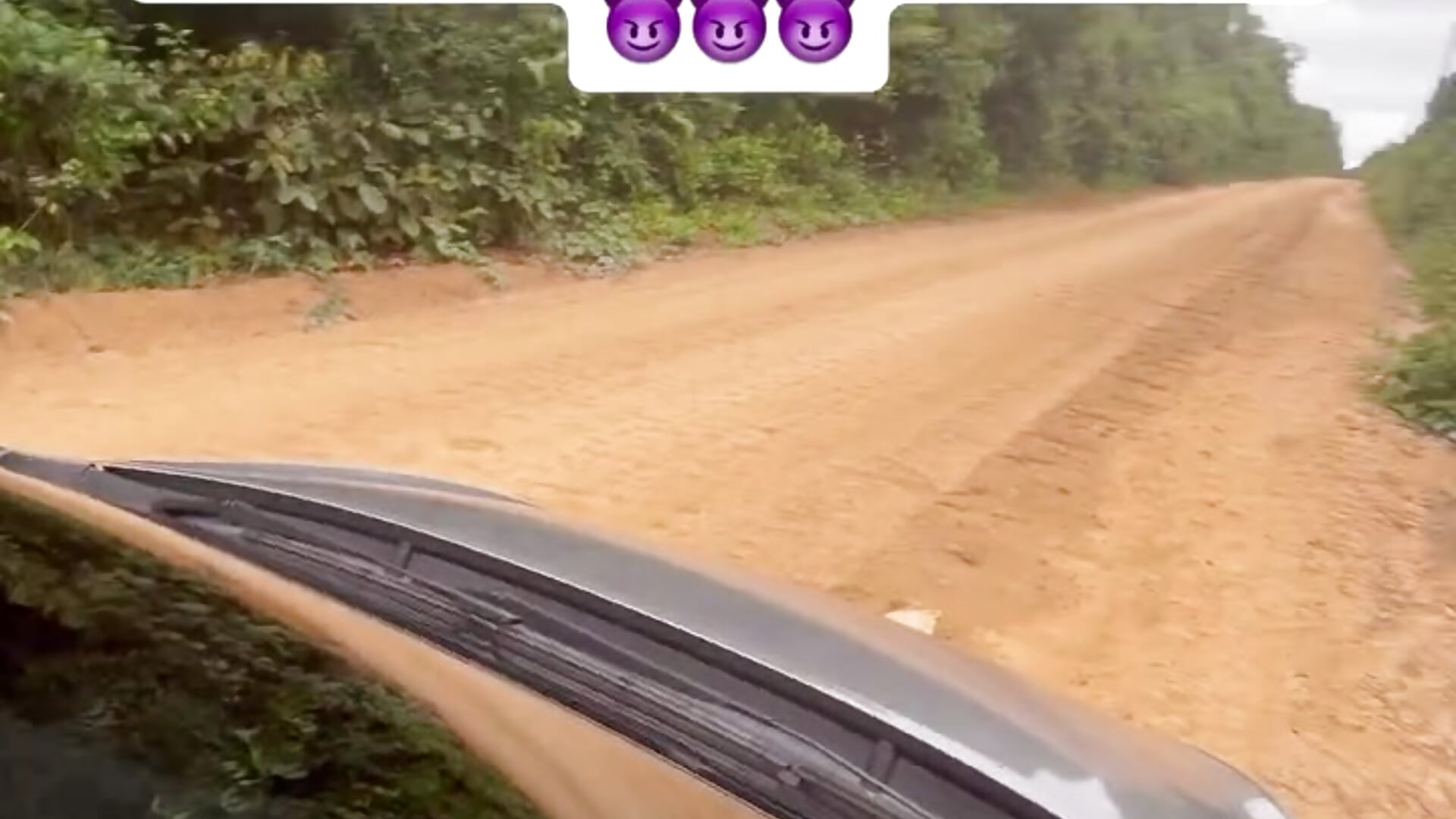 Laranjinha: casaldeparis - vídeo de la modelo de cam meninadeparis