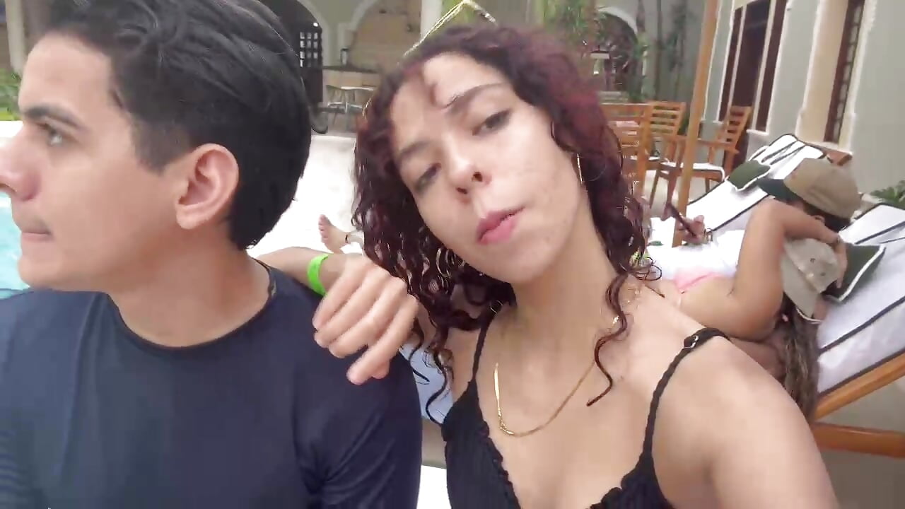 Hi babee - video by itsredandvelvet cam model