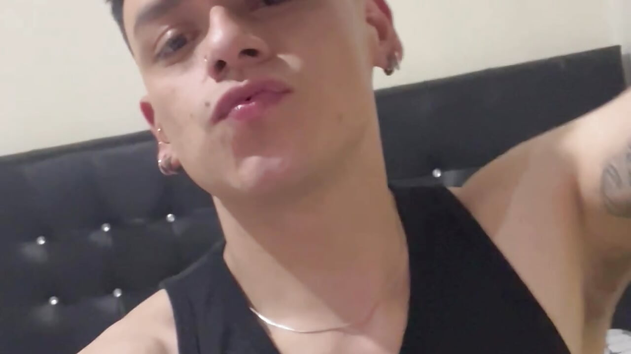 welcome - video by daniel_collins cam model