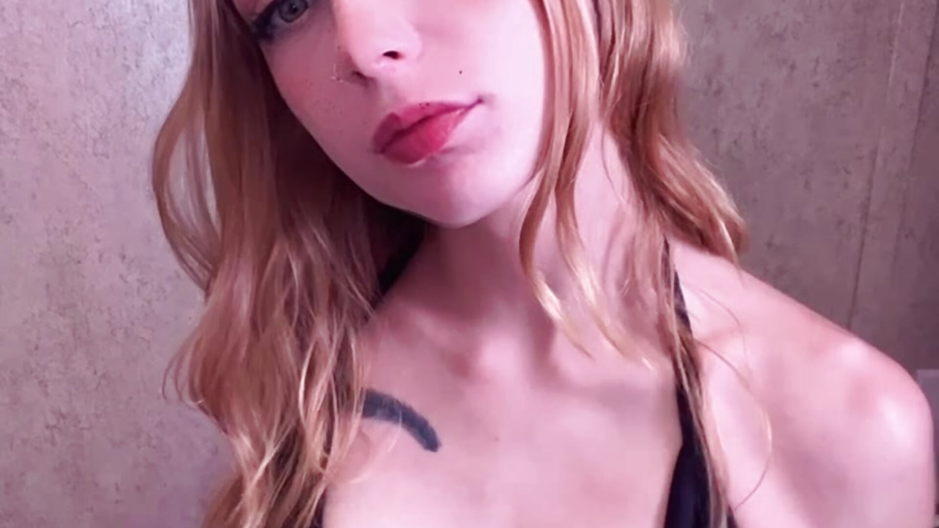 Pierced bittys - vídeo de la modelo de cam kittenkisses3