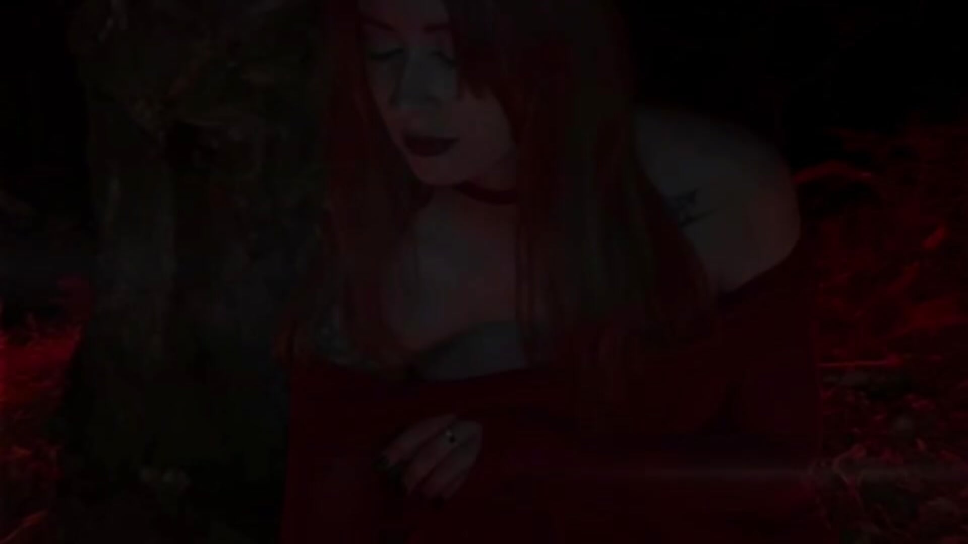 A spell in Red - סרטון של WICKEDEMBER, דוגמן/ית מצלמה