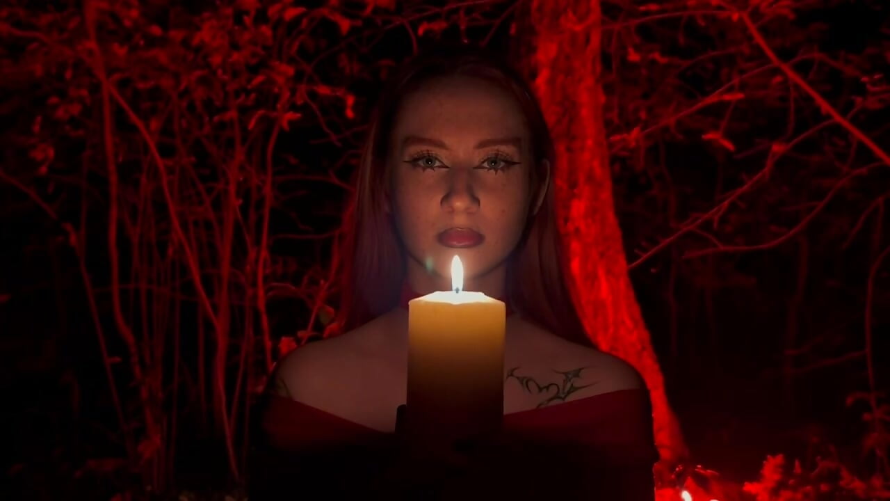 The Crimson Ritual - סרטון של WICKEDEMBER, דוגמן/ית מצלמה