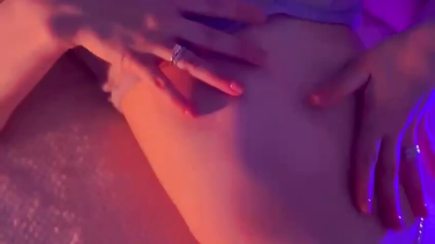 Damn, Girrrrl - video by melanie_neal cam model