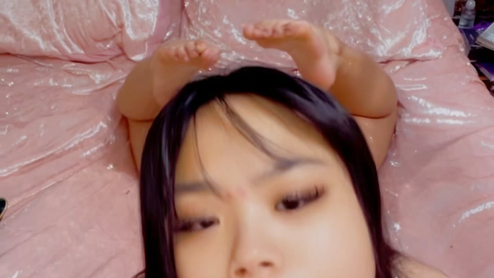 😈