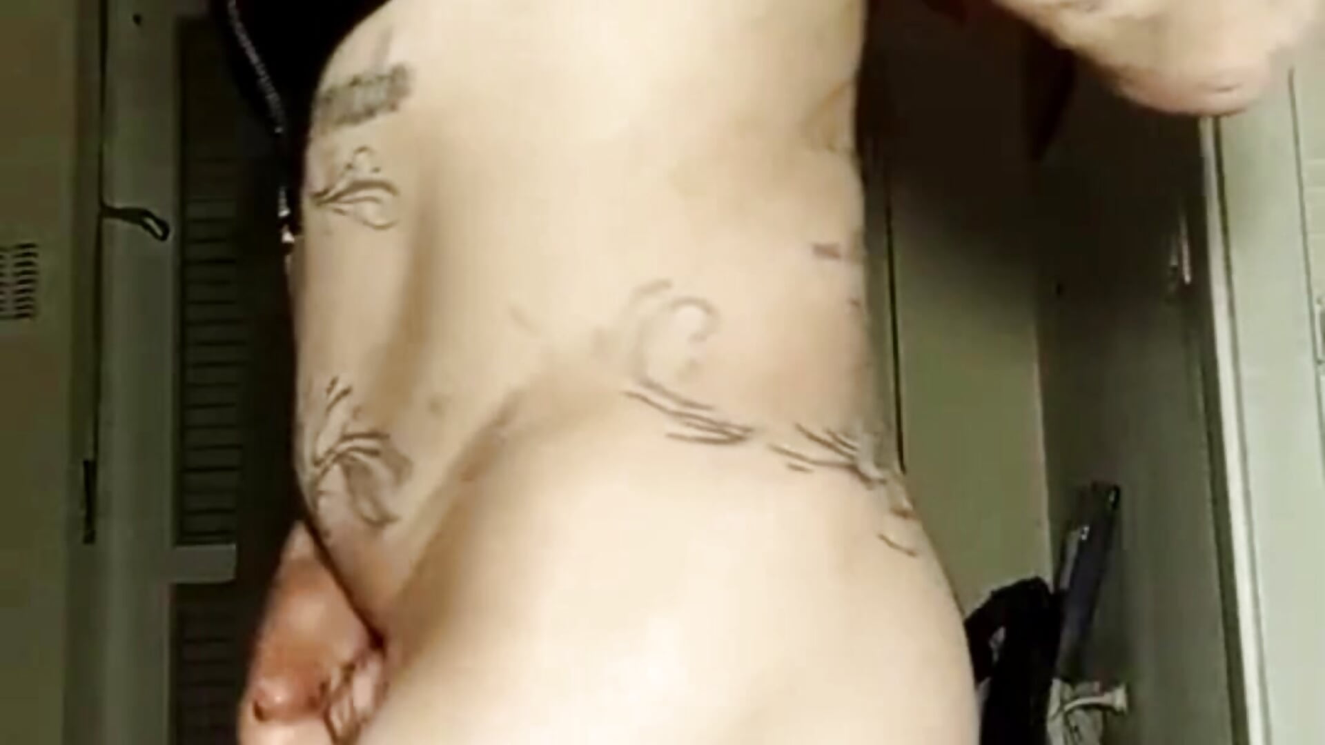 Sí, sí, Telegram, búscame, solo hermanas trans para una relación lésbica trans seria. - video by SHARONLATINITALY cam model