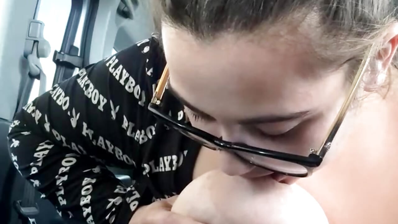 🥵Private Show | titty sucking and pussy squirting🌊－カメラキャストのFreakyDreamaの動画