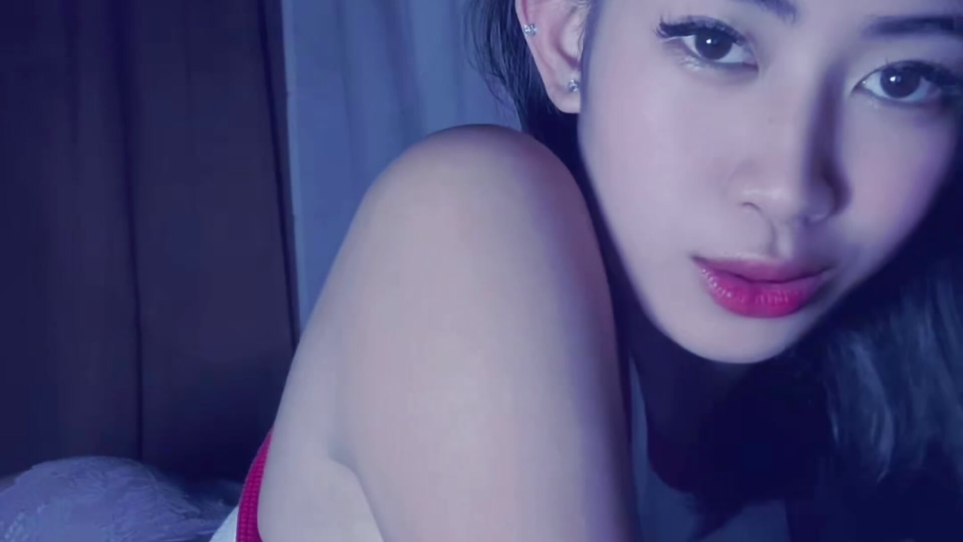 Taste me😋 - video by Emeraldsamara_ cam model