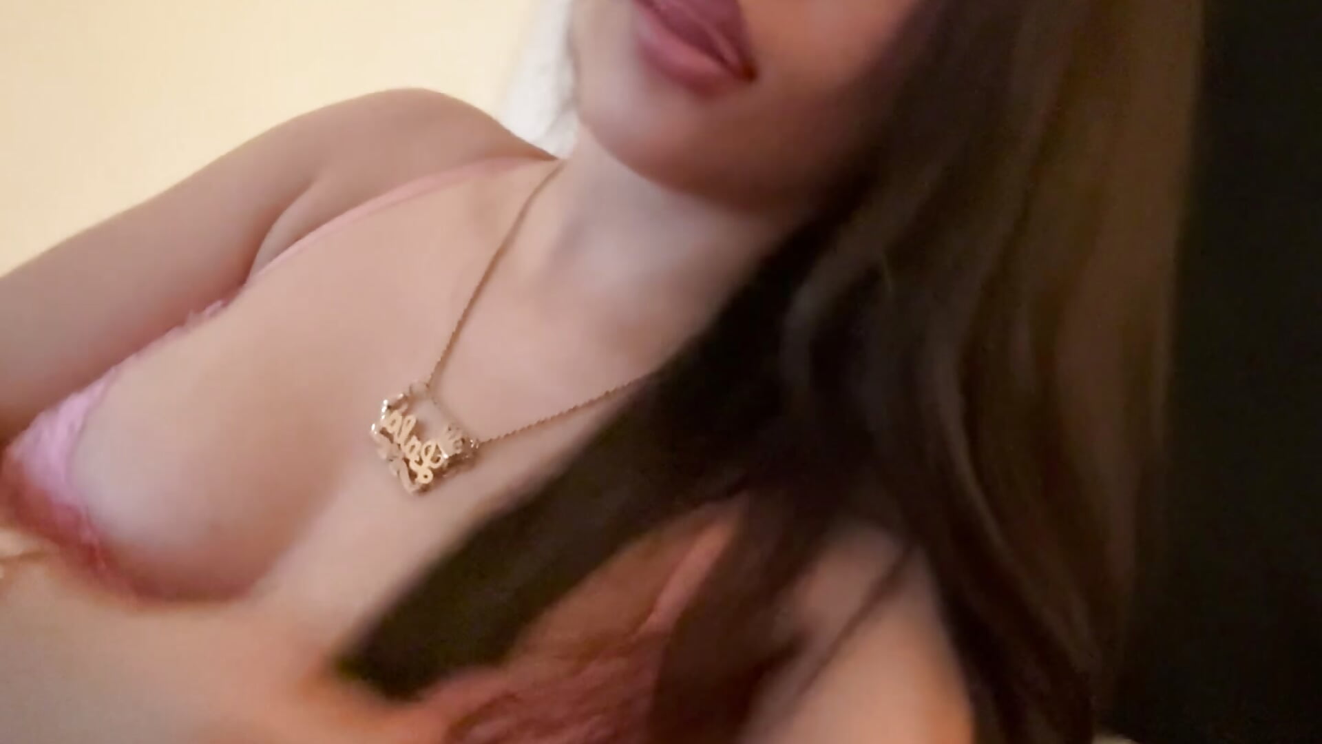 Sitting pretty like always 😋💋 - video by ladyylavishh777 cam model