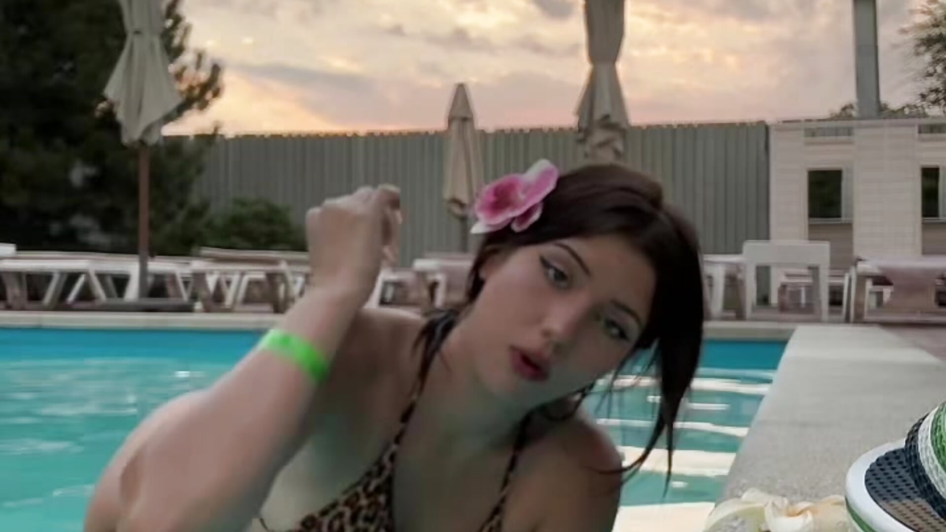 IMG_1155– violetwluv kameramodell videója