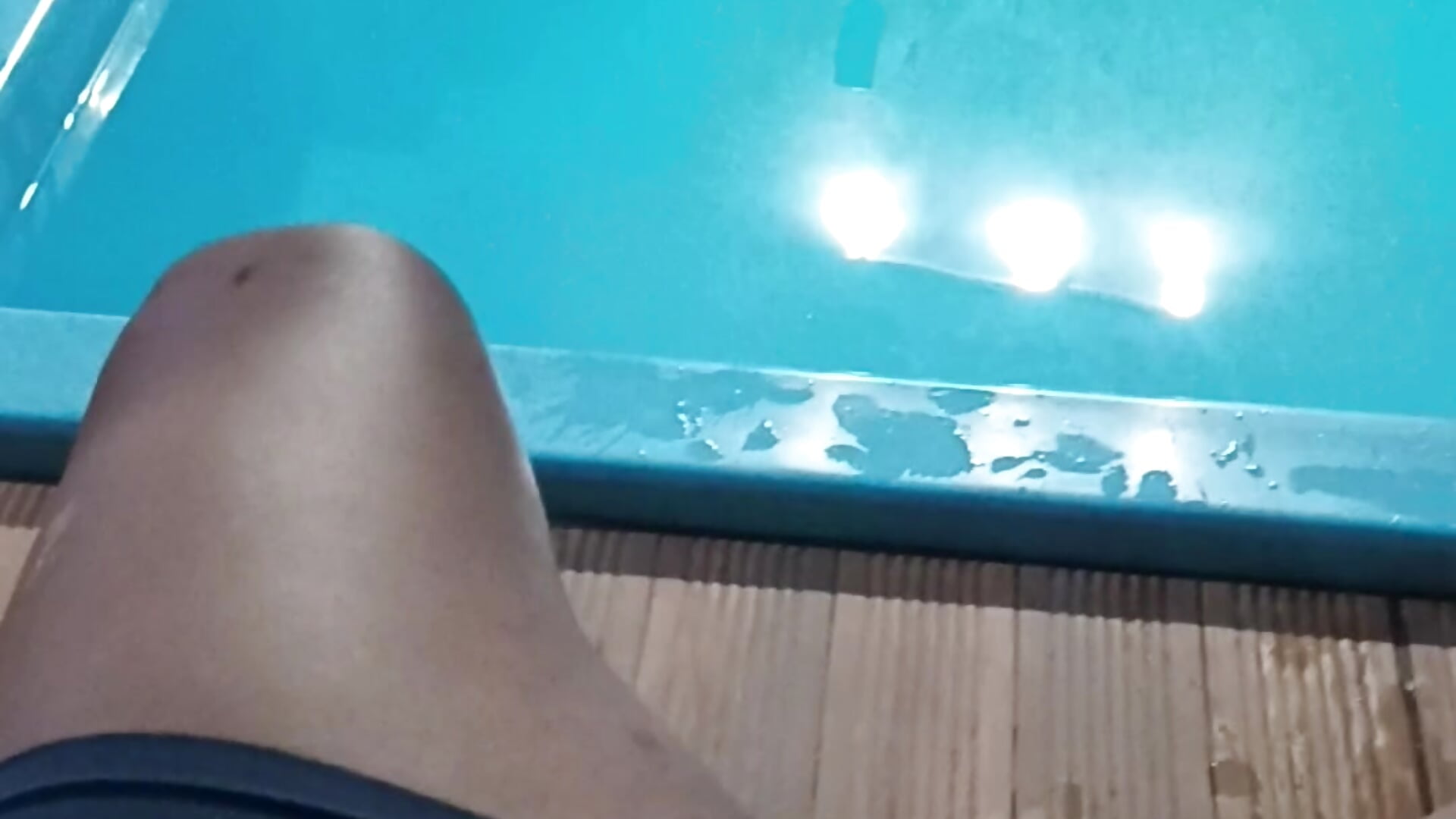 Tomando banho de Piscina - video by christianoalwessilva cam model