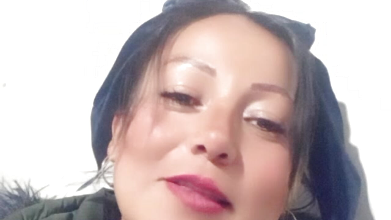 1a3d0d11-0b10-46c0-8af2-66b23c02057b-1_all_194 - video by misshot_02 cam model