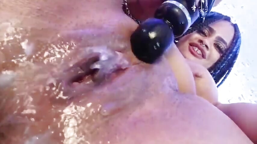 Squirts in your face? - video av April_Kay cam-modell