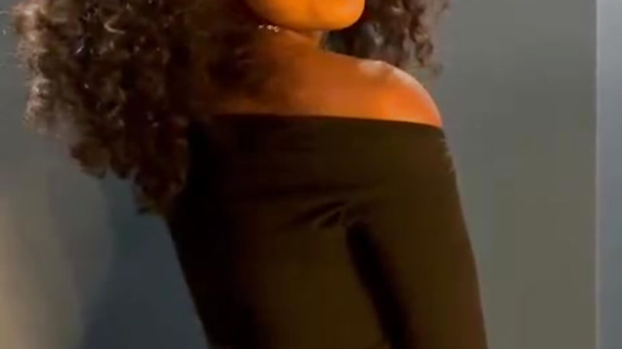 Hey guys, I’m Sammy your caramel dream come true - video by samy_ros cam model