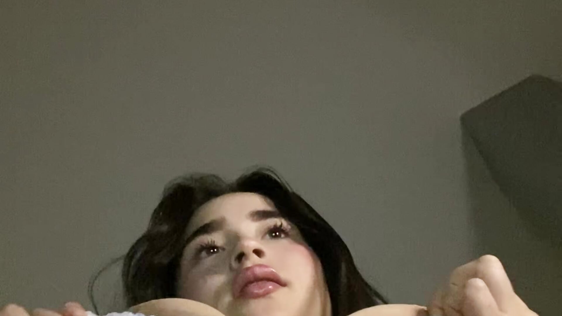 6B775D68-3656-40BB-A00B-0B960854FDBD - video by sara2123 cam model