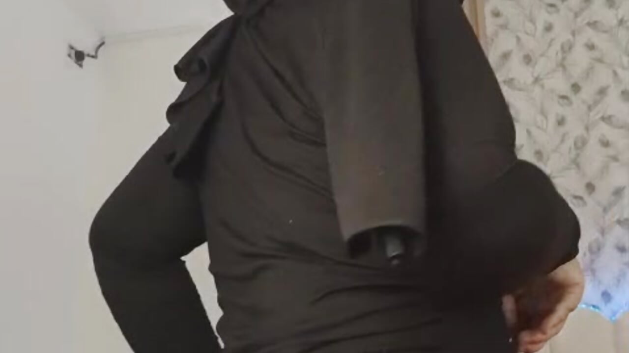 I am your submissive bitch 😏 - video by samiraa_haalem cam model