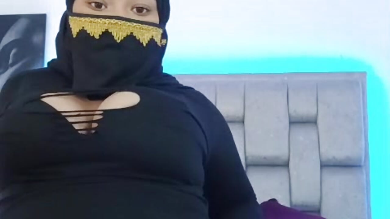 hi 💕🙈 - video by samiraa_haalem cam model