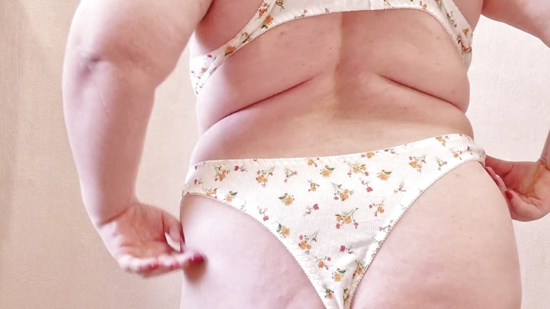 Flower motive - video by Yes_senia cam model