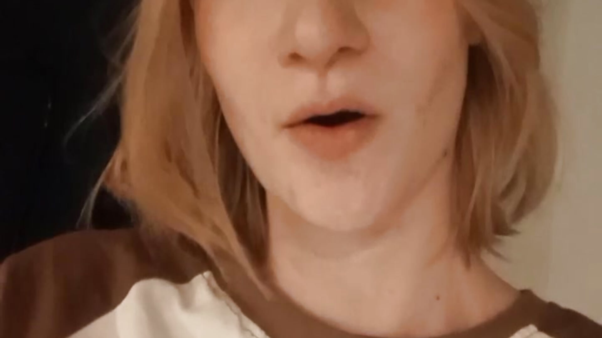 its me - video by ElzaHart cam model