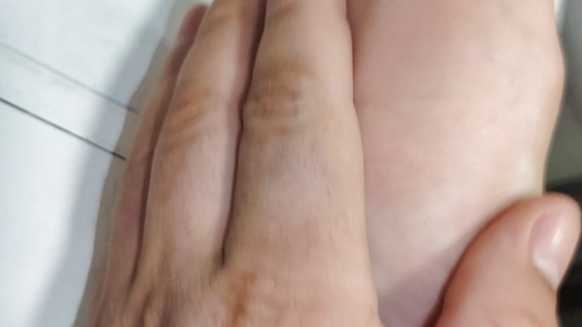 Loving my feet — filmik Chubbytop454, modela(-lki) na kamerkach