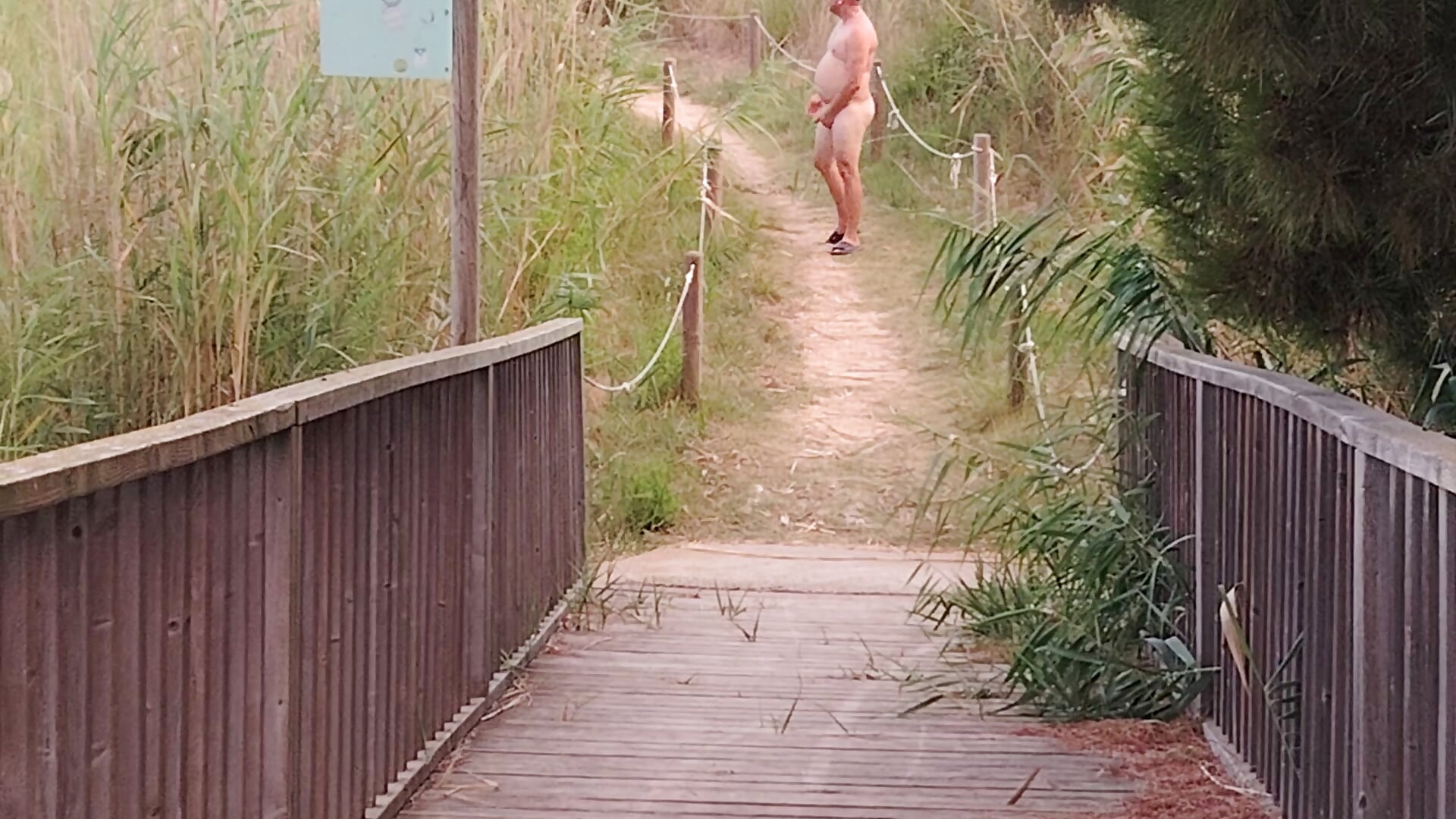 Nudism suck Kiss  in nature — filmik Chubbytop454, modela(-lki) na kamerkach
