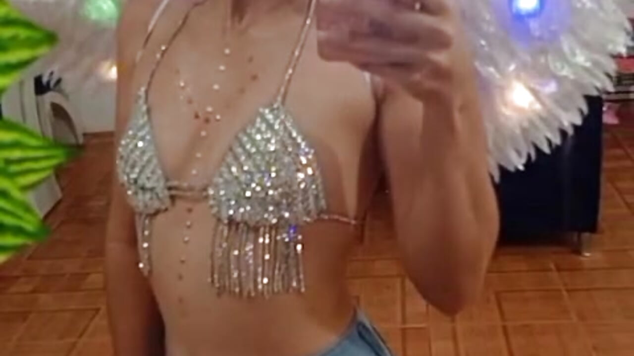 I AM - βίντεο μοντέλου channellsaludable19