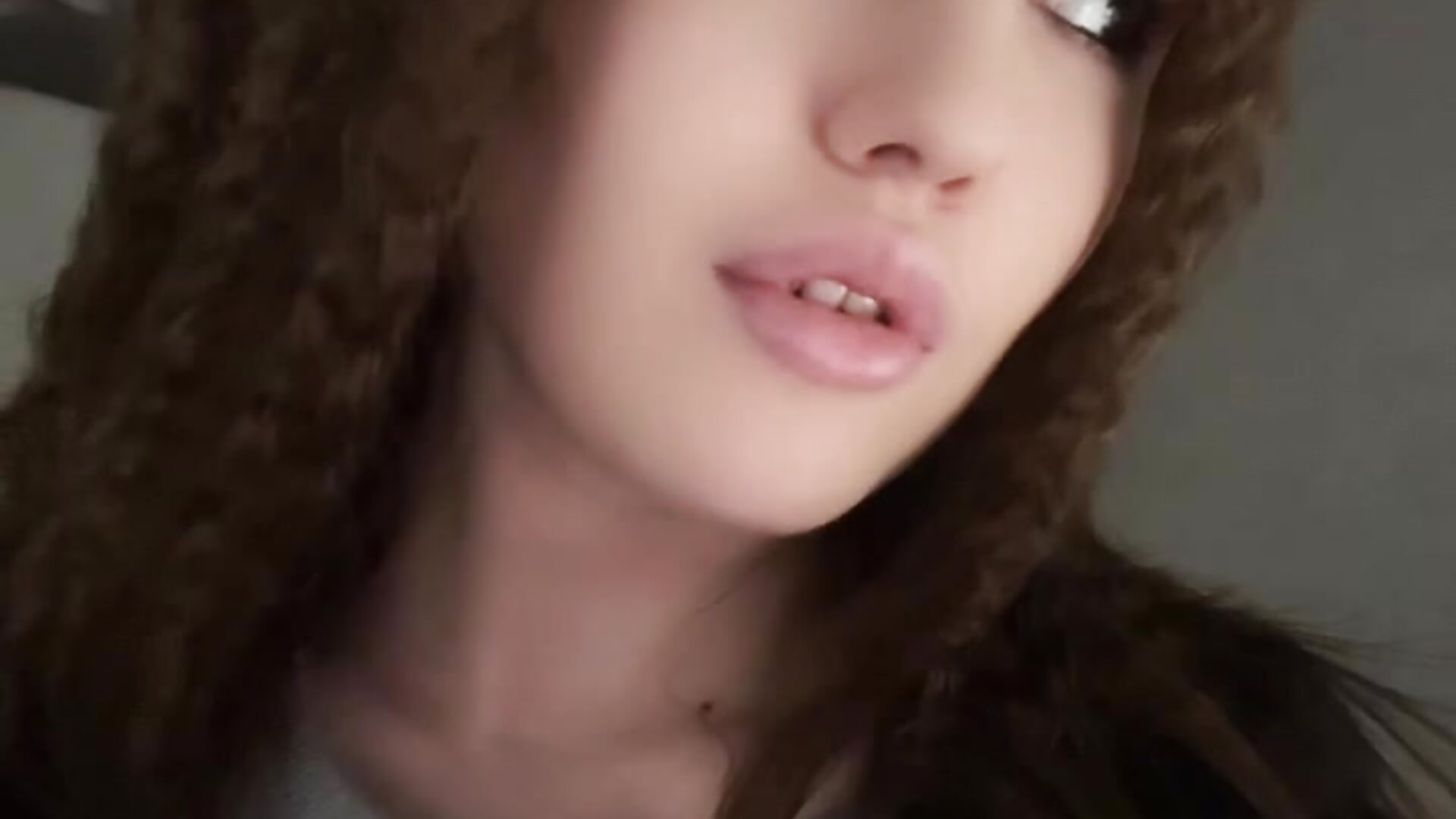 i - video by Allurellee cam model