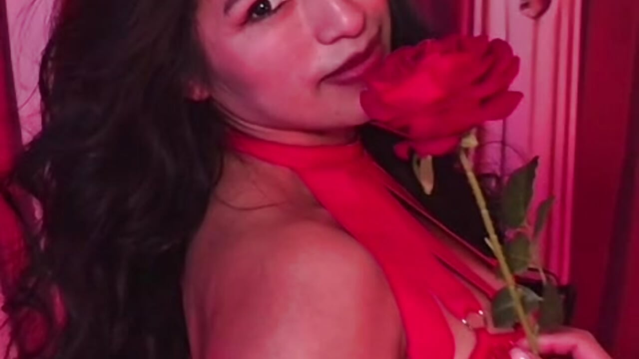 Kitty Kitty, our month has arrived💘😈🌹 – video modela na kameri Niina26