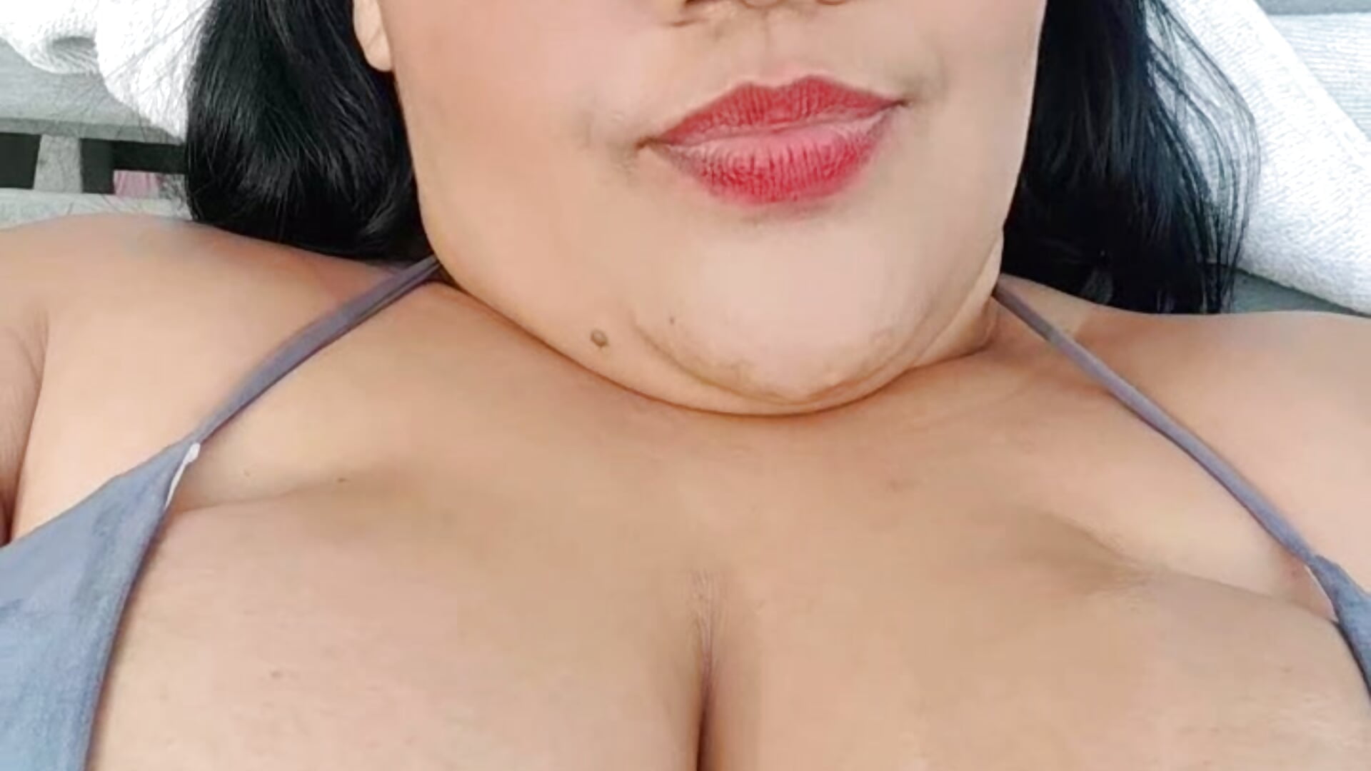 A day of bronze – video od webkamerové modelky luanaw1