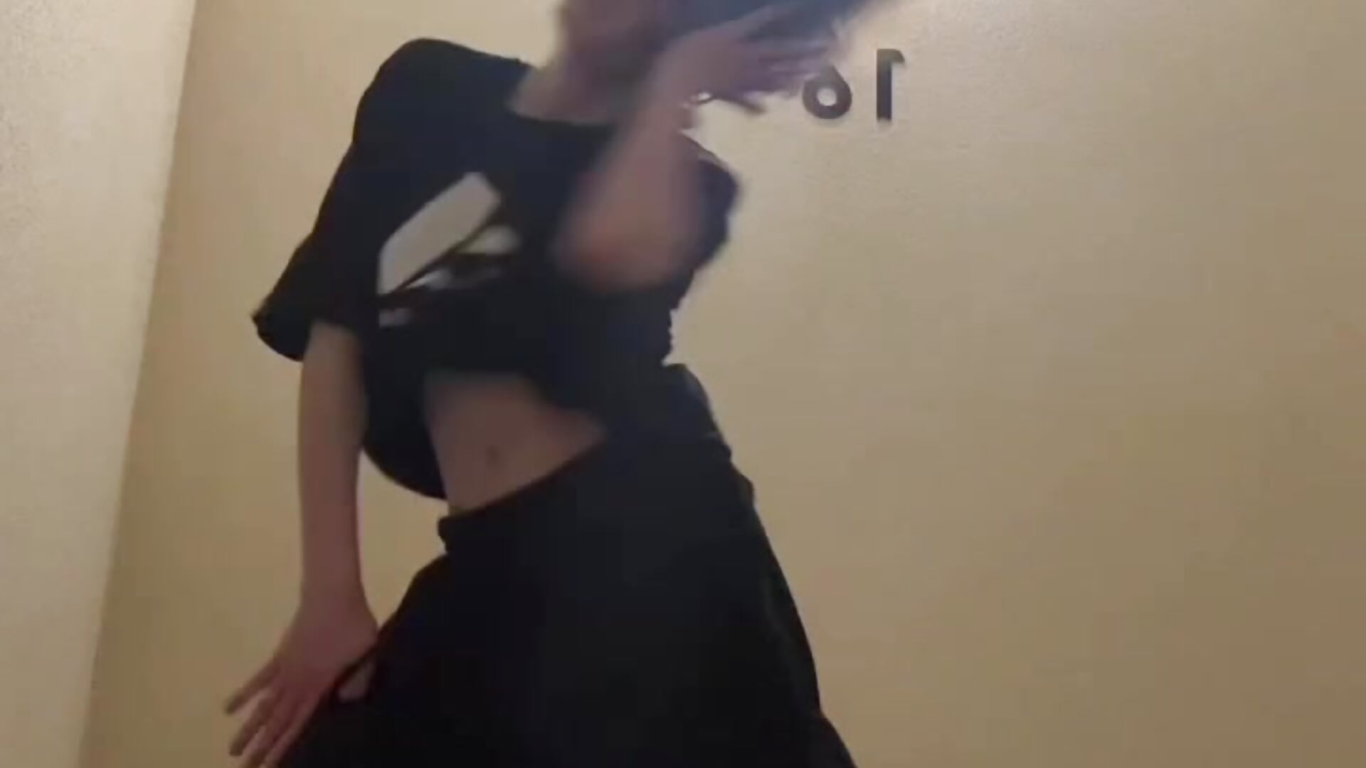 dancing - video by eshleeygreen cam model
