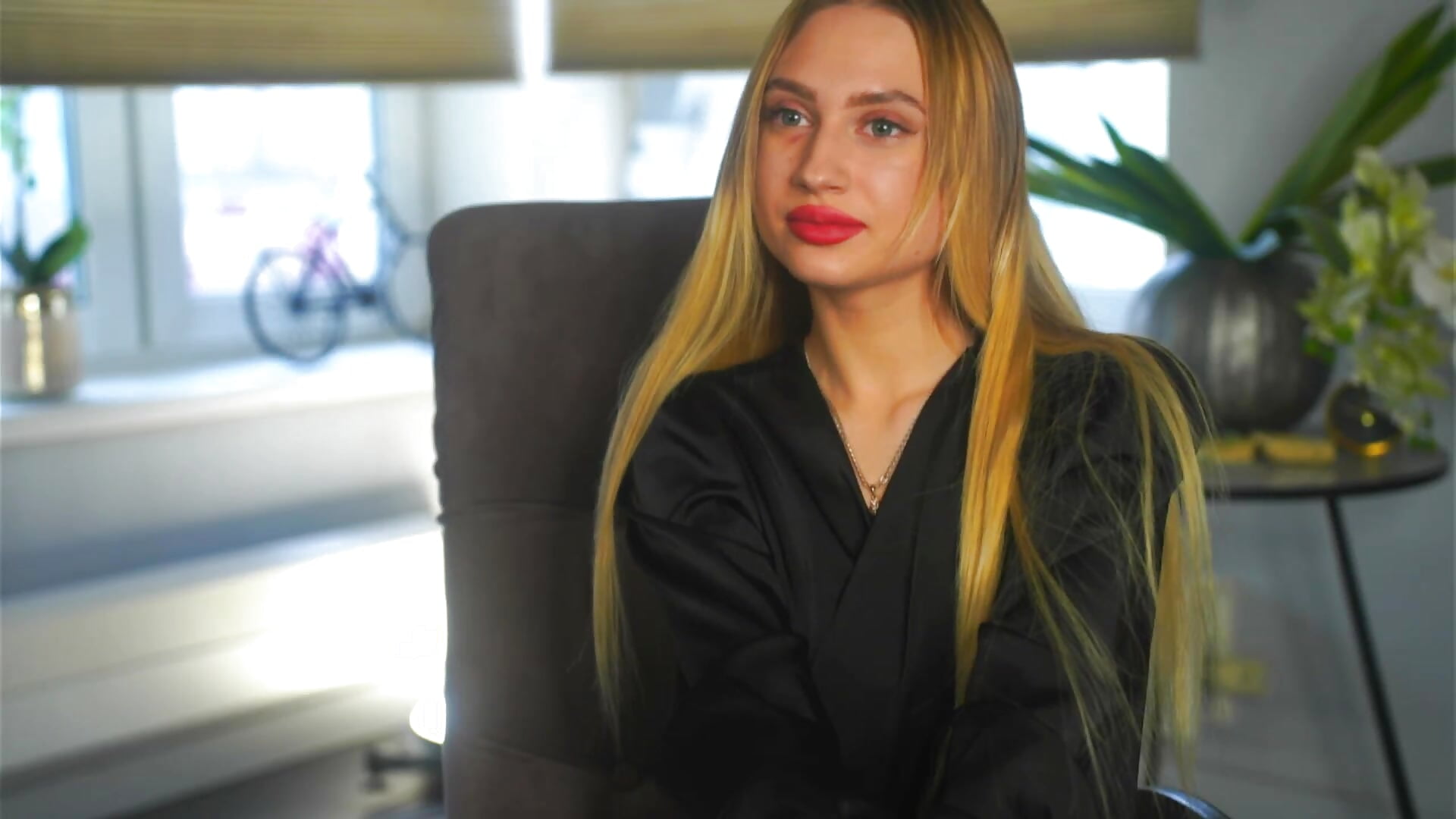 This is me - video by FreidaLerew cam model