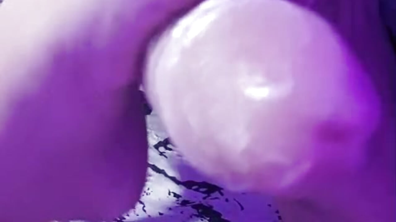 CREAMY FOOTJOB