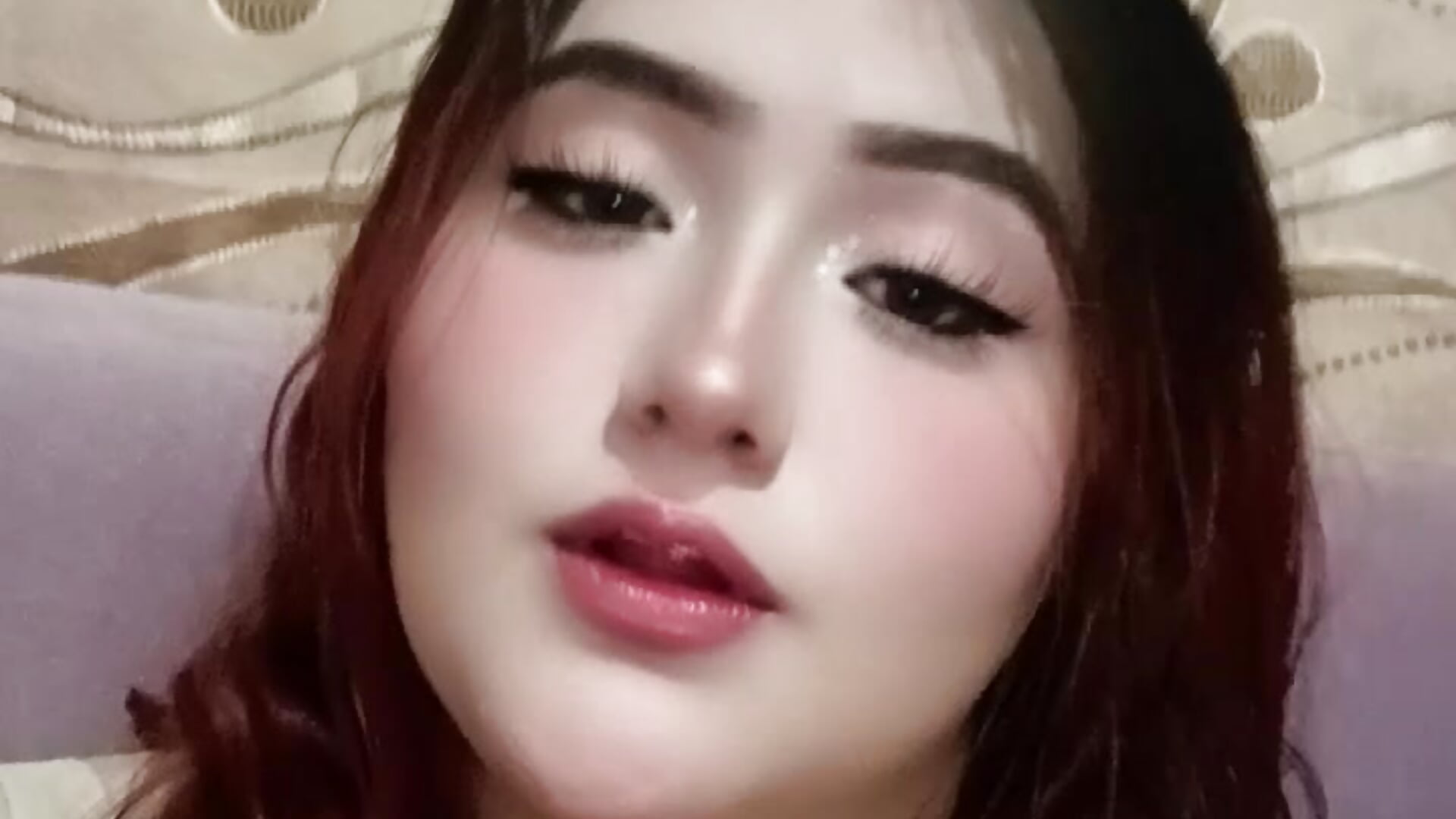 HELLO - video by Miiss--Start cam model