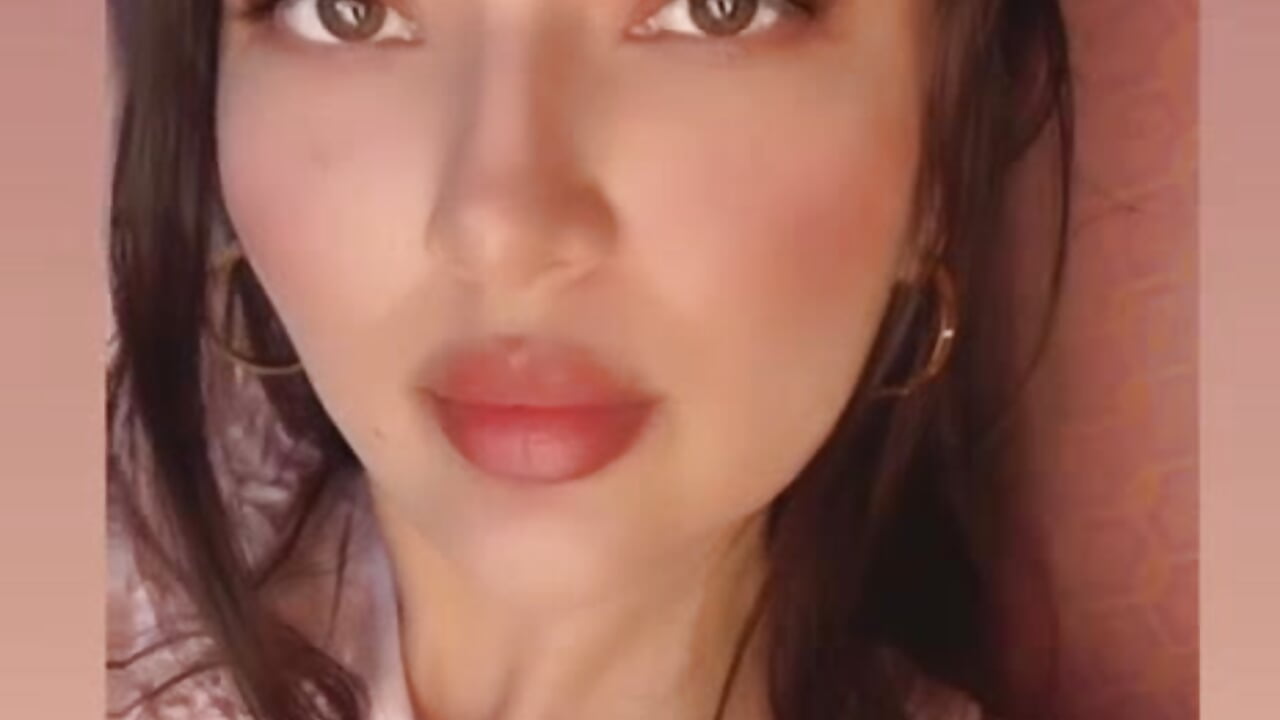 pink mood 💟 - video by ZarifaEastWonder cam model