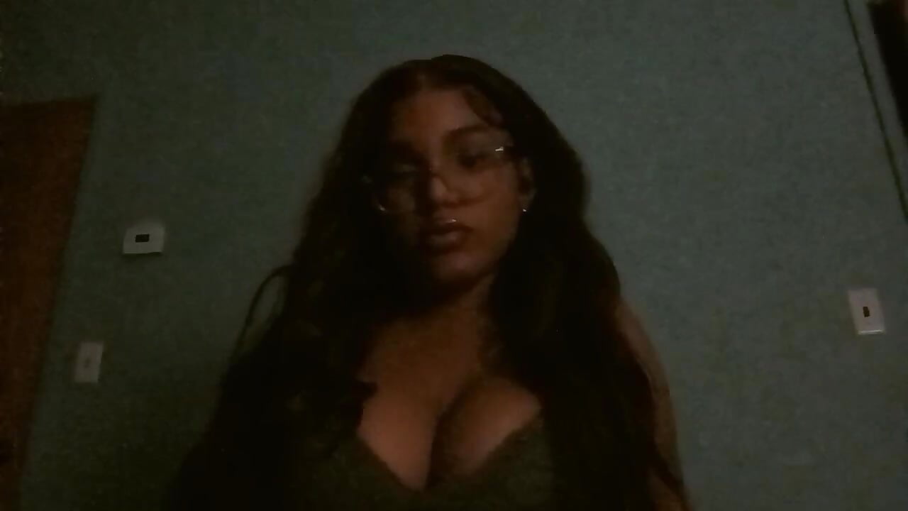 Mommymilkies - video by exotichoneyy cam model