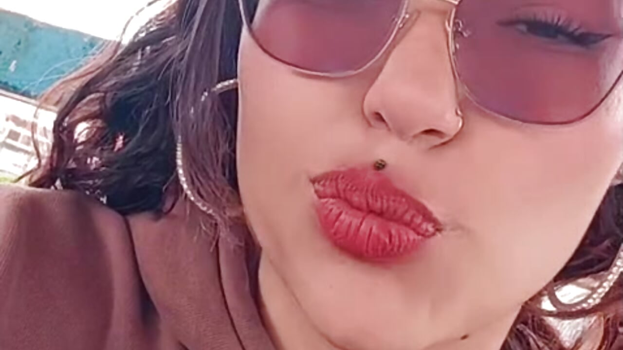 profile-intro-video-1762406665 - video by Taylor_Price cam model