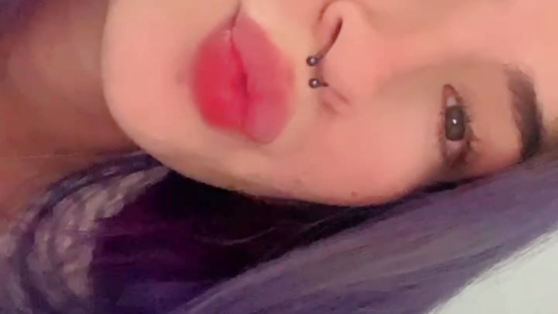 Kiss 😘 - video by MyAnahi_ cam model