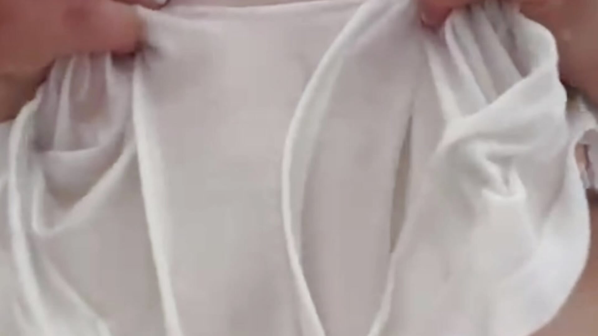 running down you 🫧🫧🧼– Katypersian_ kameramodell videója