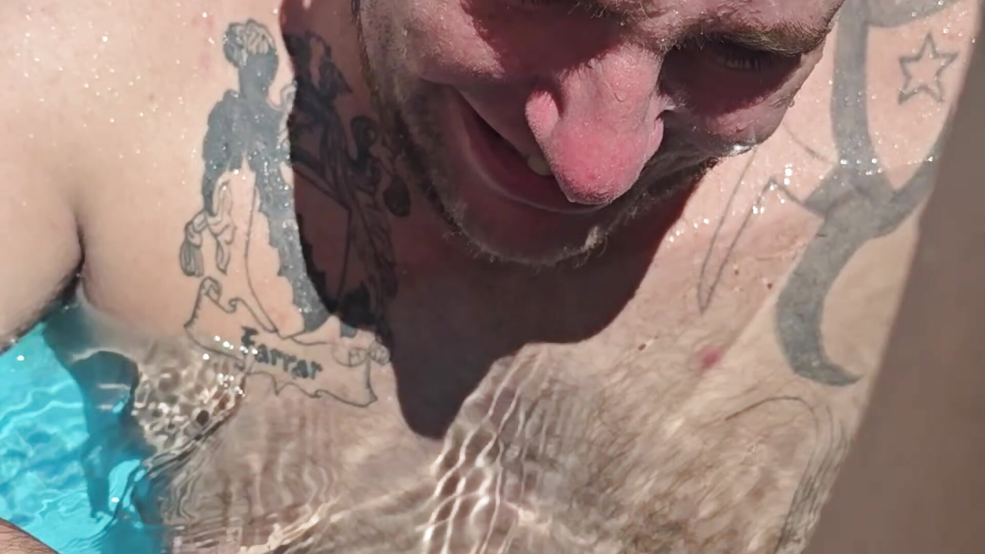 Quick swimming pool squirt – video af JadeStarUK cam-model