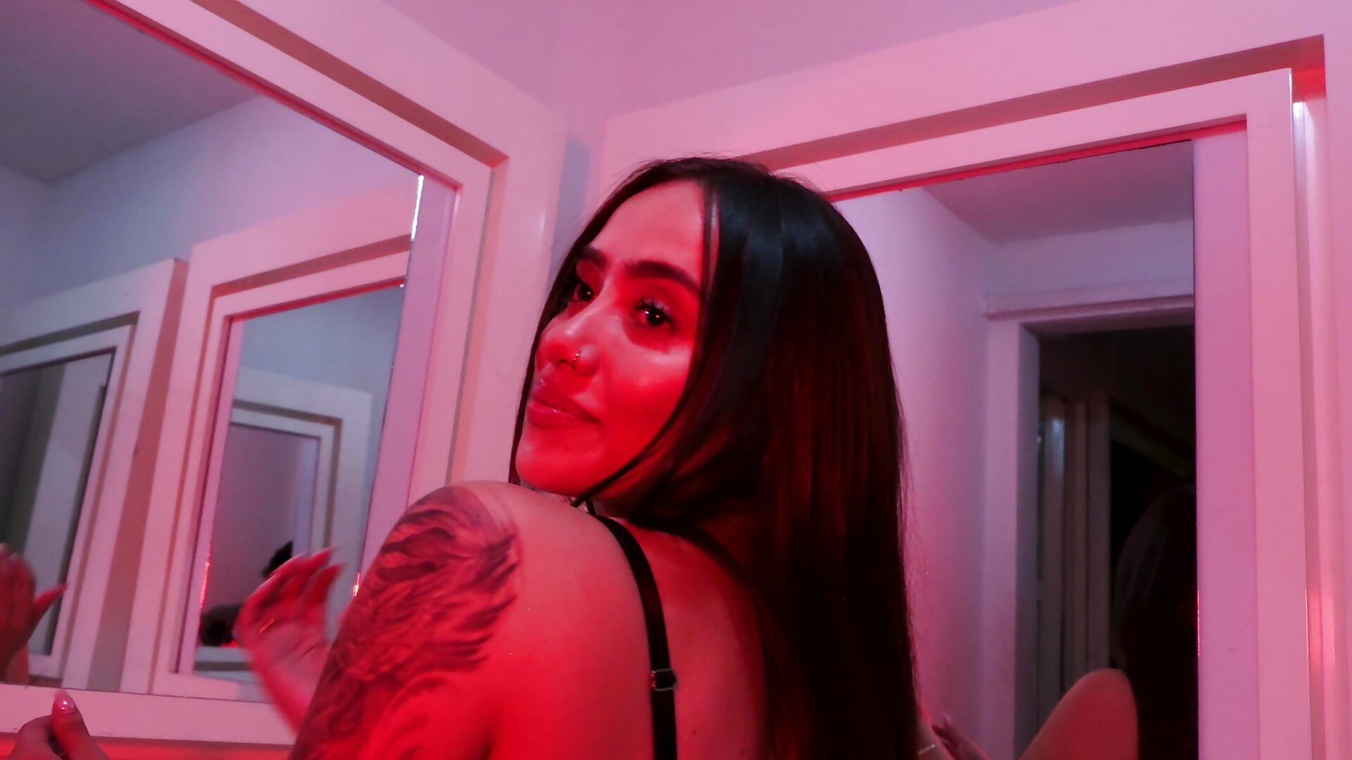 Channel - video by MarianaVillaloboz cam model