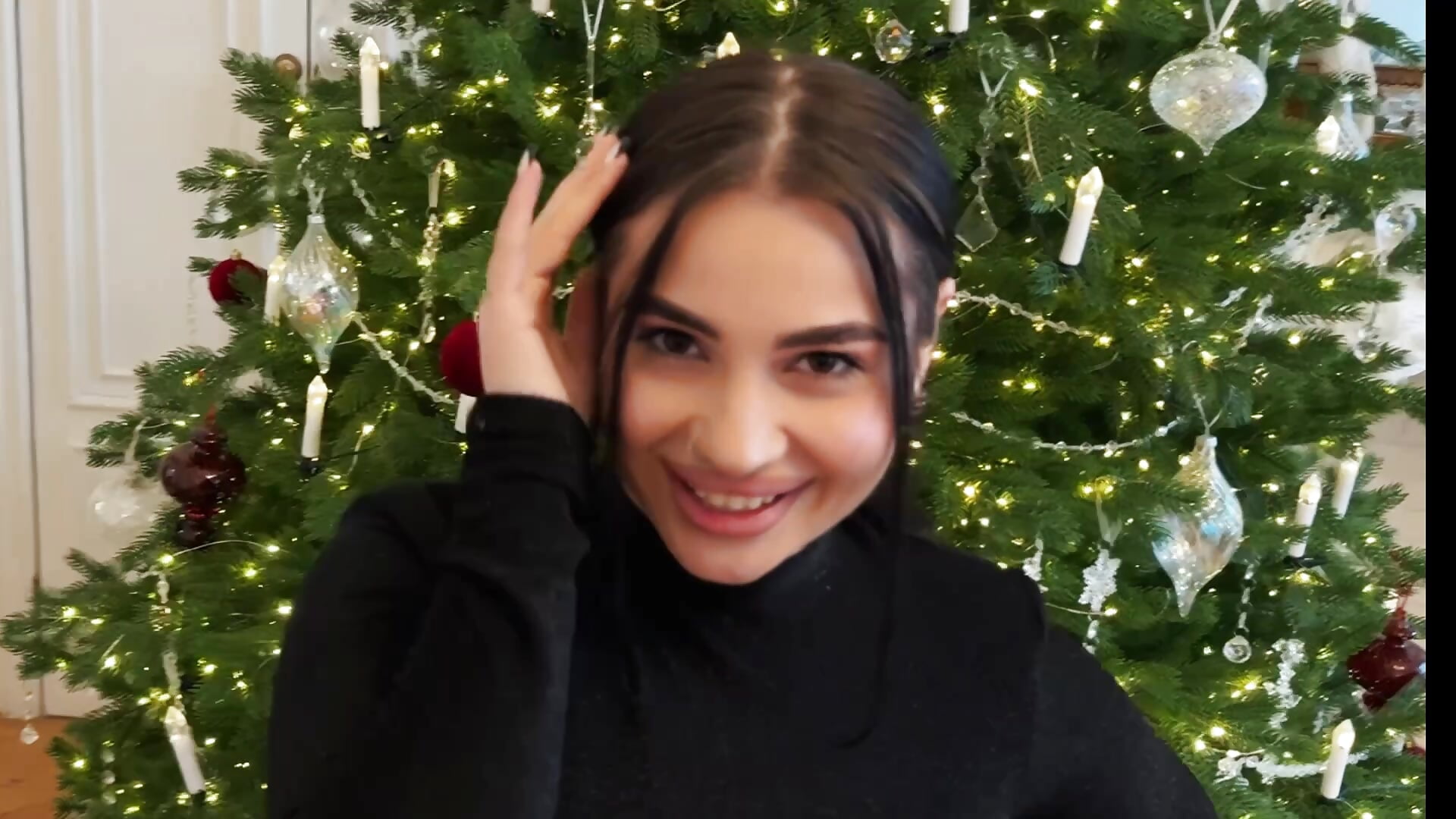 Merry Christmas🎁 - video by AdrianaTorres cam model