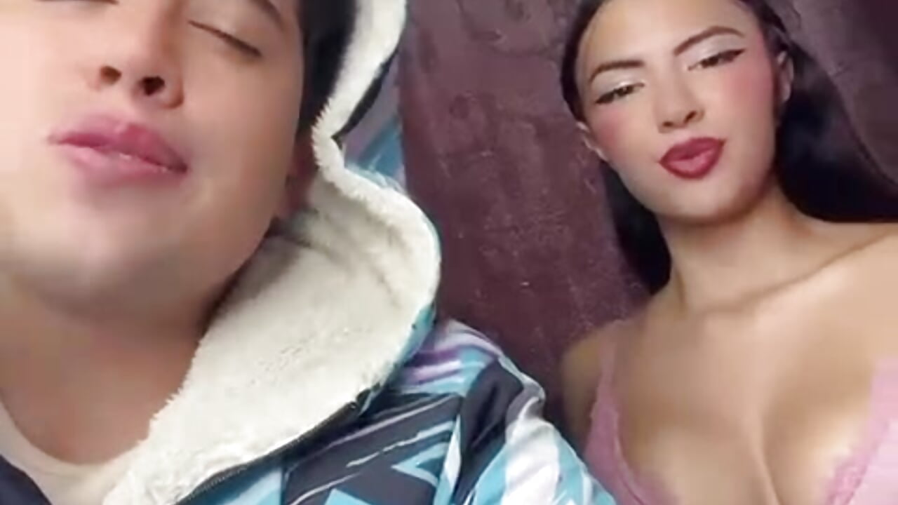 WhatsApp Video 2026-01-22 at 1,55,18 PM – video af Emmaanddarling cam-model