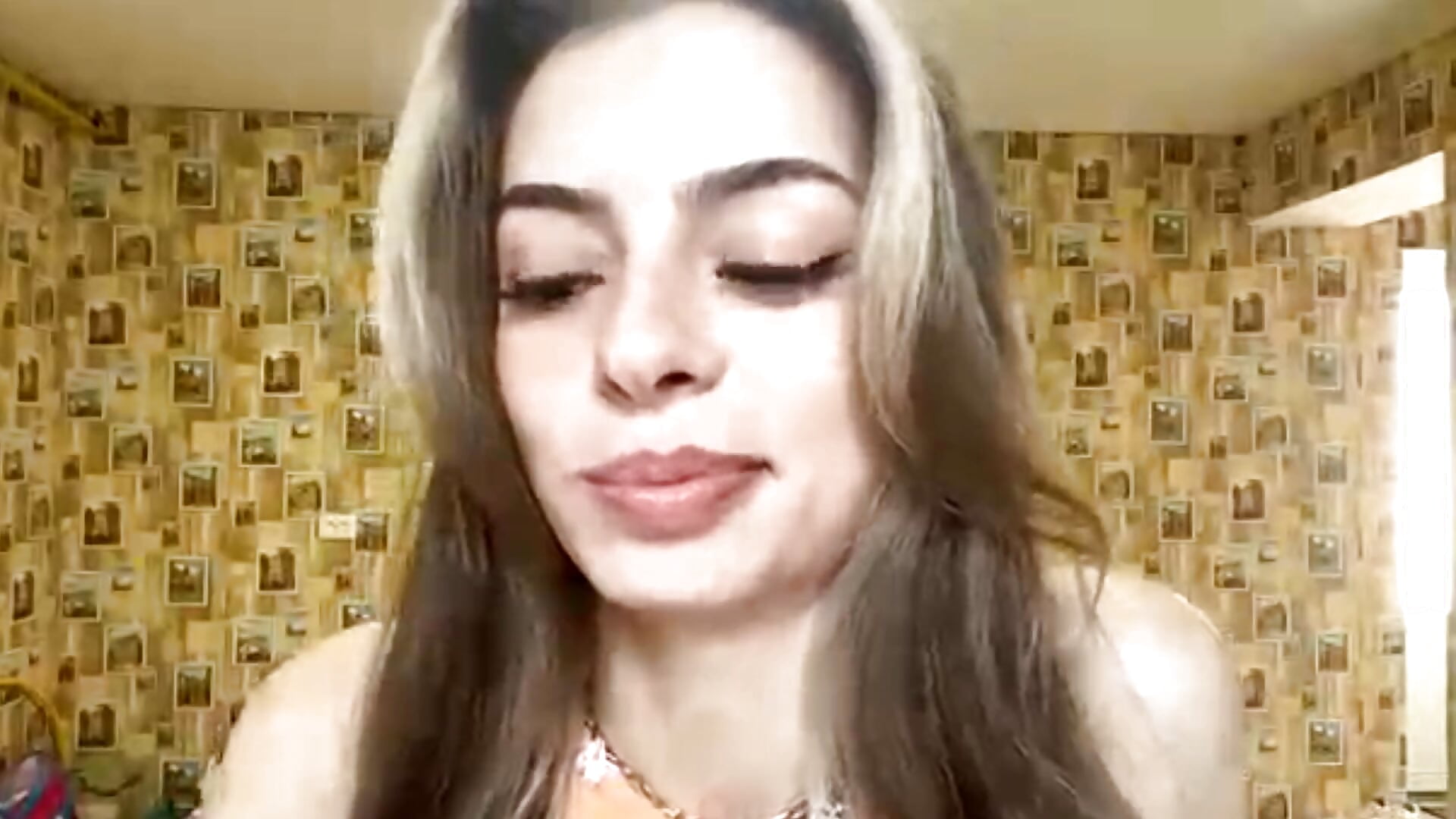 Air kiss for u - video by NKaaCroos cam model