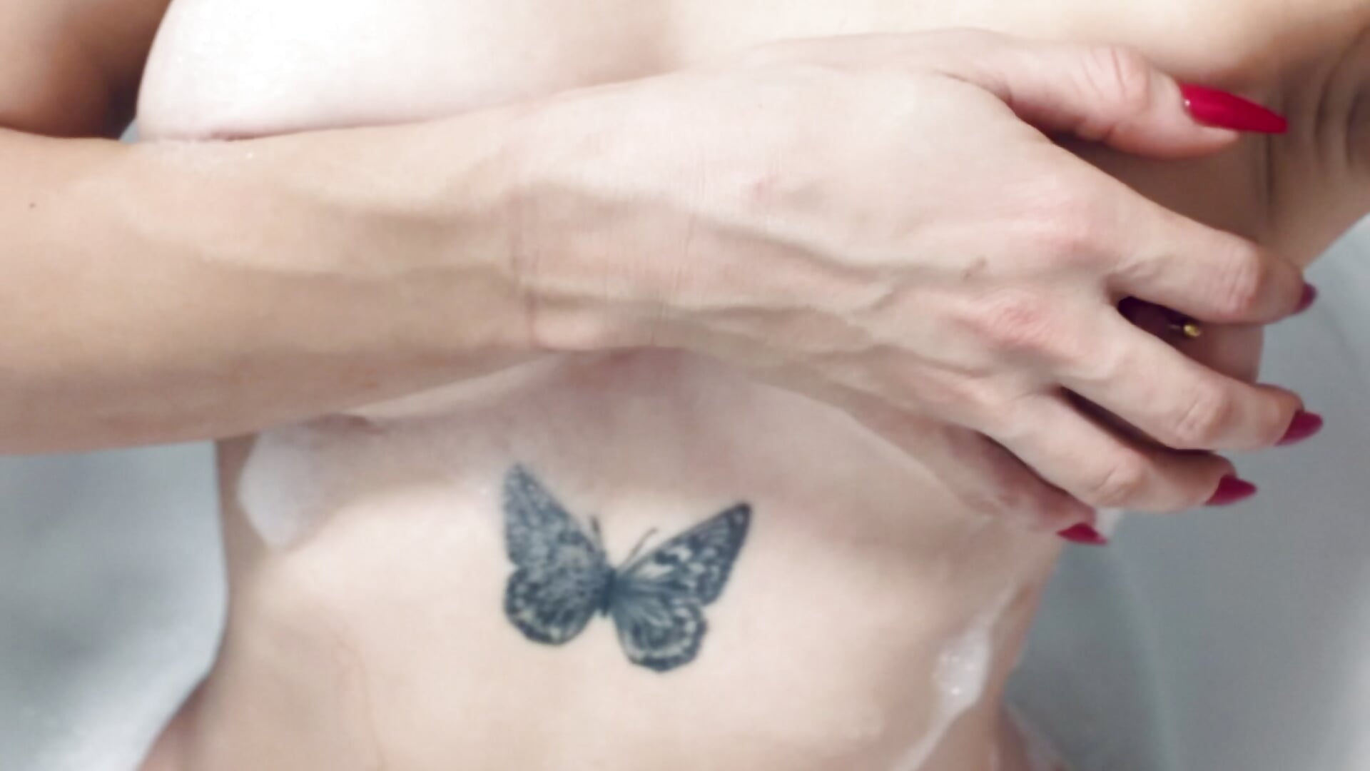 Bath tease 🛁 - video by RedheadFairy cam model