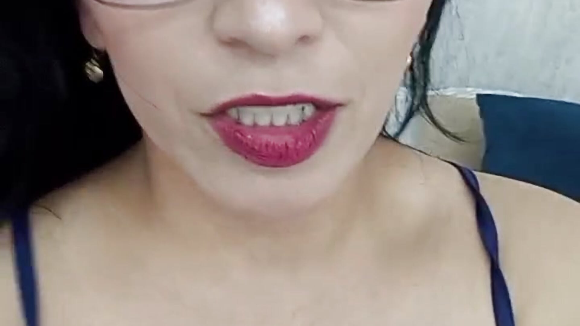 Azul medianoche y actitud de diosa 😏 - video di MeganDiamont_FG modella di cam