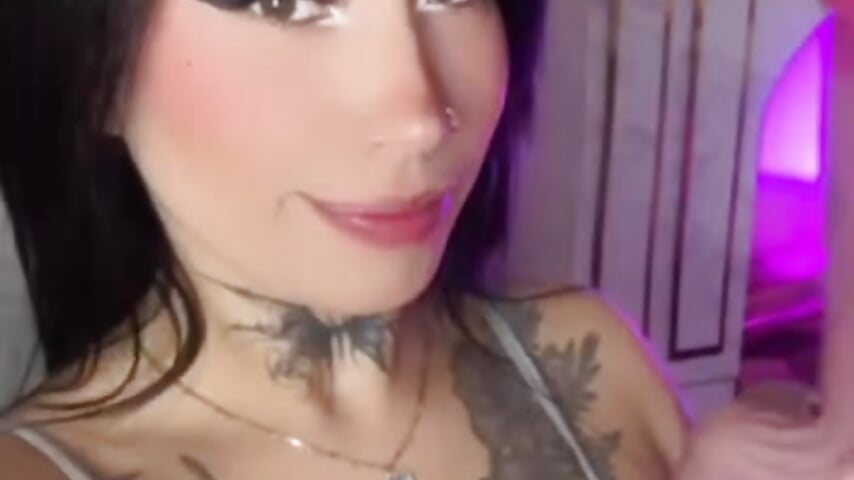 Seeing who misbehaves with me tonight 😈 - video by Liathompson_FG cam model