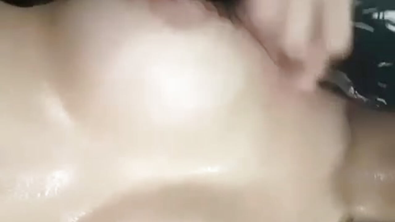 hot underwater tits 🔥😈 – video od webkamerové modelky AuroraLanee_