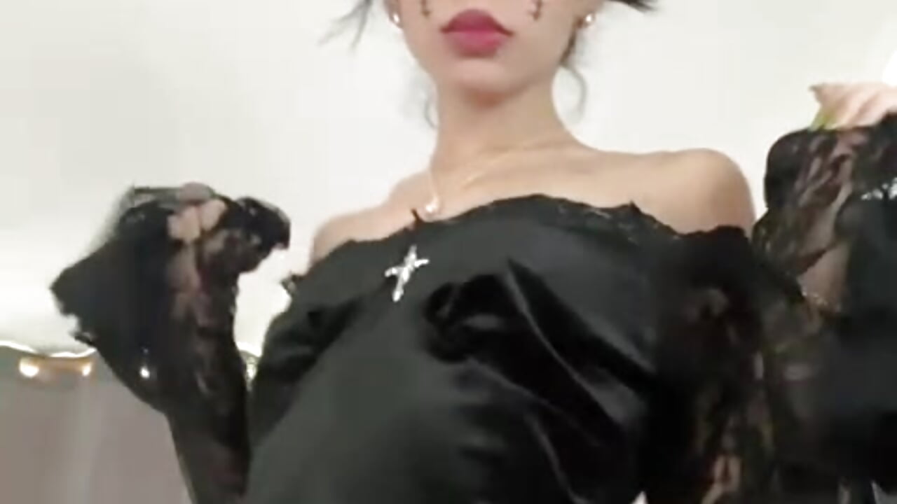 choso 🥵 - فيديو من TOOKIOG_ موديل الكام