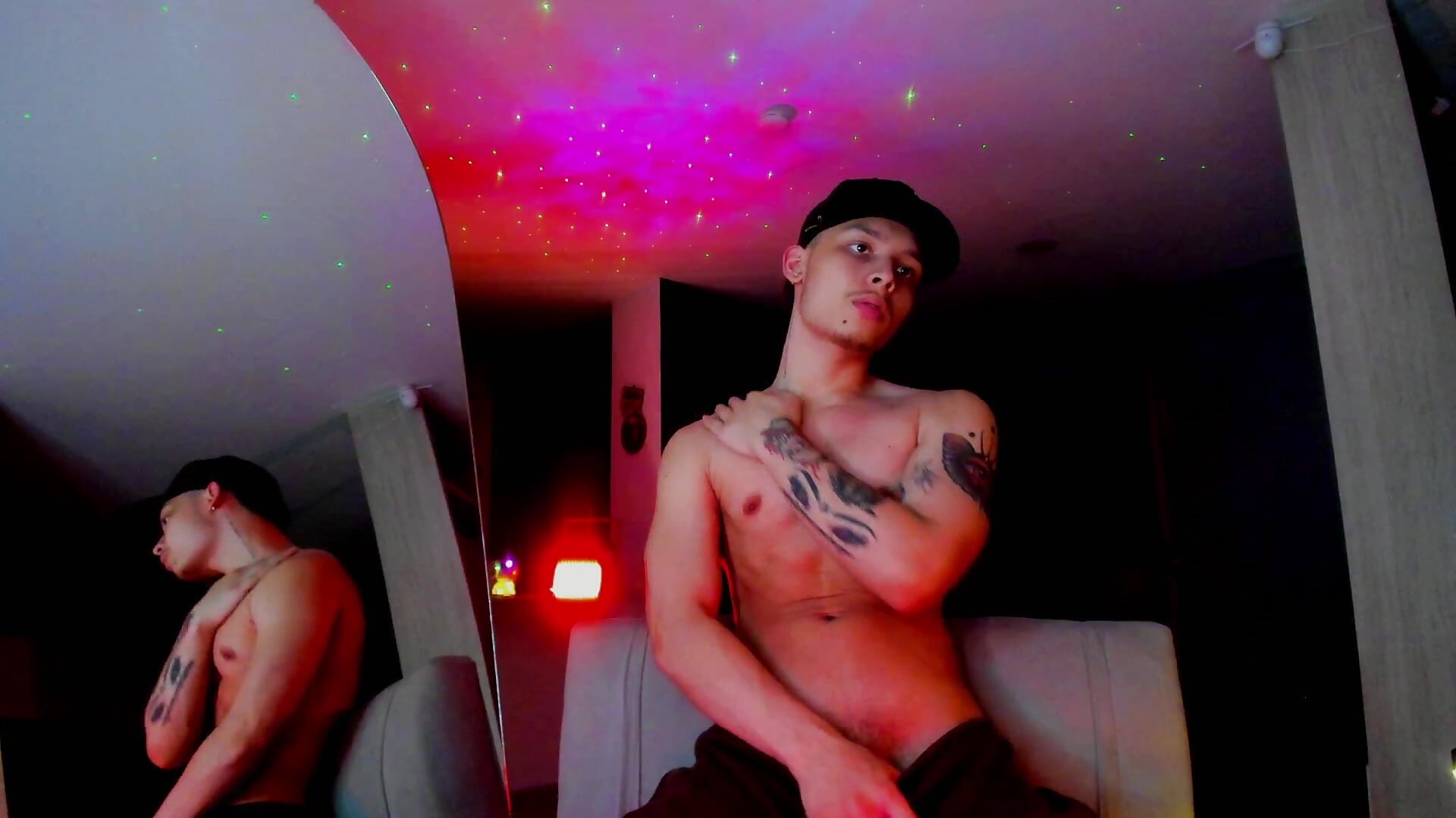 2025-11-18 02-43-18 - vídeo de la modelo de cam Zeus_Jeff