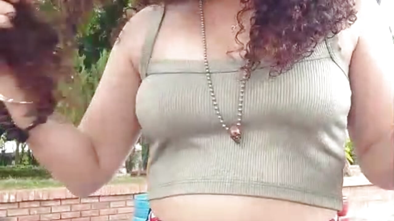 😋 - video by britanyy_brownss cam model