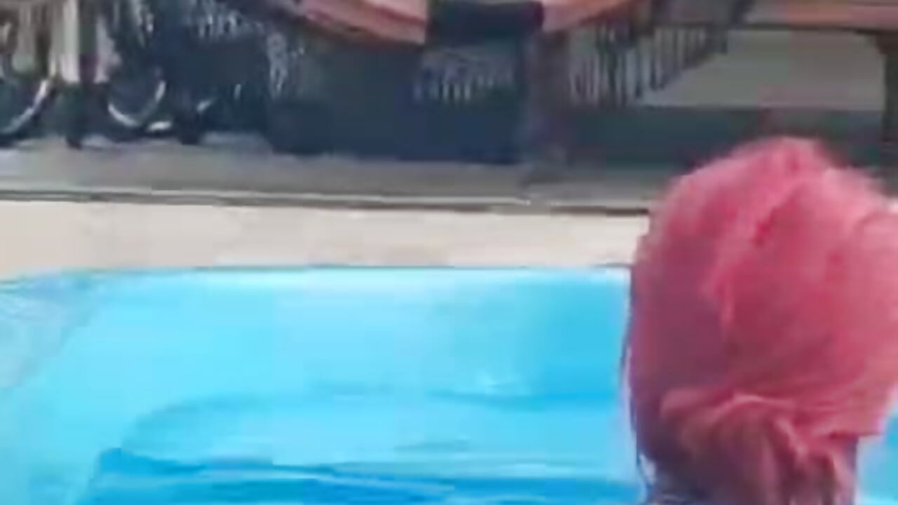 Piscininha - clip cu belagaucha model videochat
